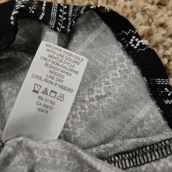 Maurices Black and White Blouse Womens Size 1 - Picture 5 of 5